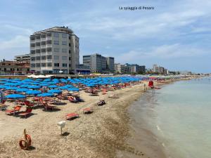 41-La-spiaggia-di-Pesaro